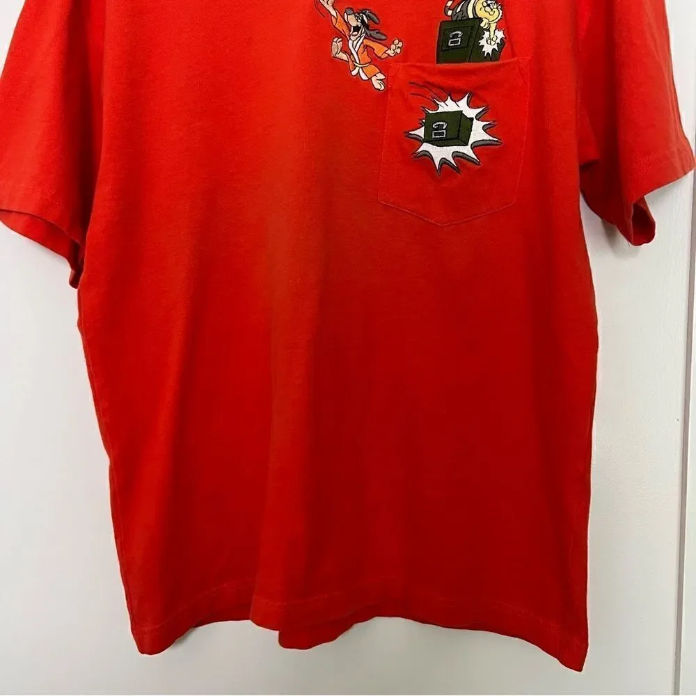 VTG 1996 Warner Bros Studio Store Embroidered Pocket Tee Size M Red T Shirt